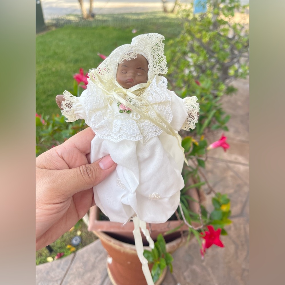 Vintage African American Porcelain Face Sleeping Baby In Christening Gown 6"